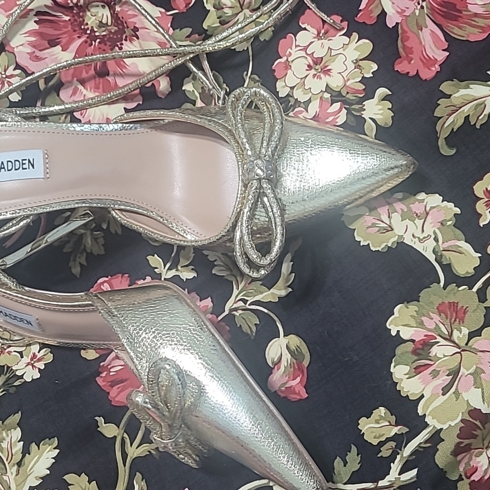 Heels - Picture 3 of 4
